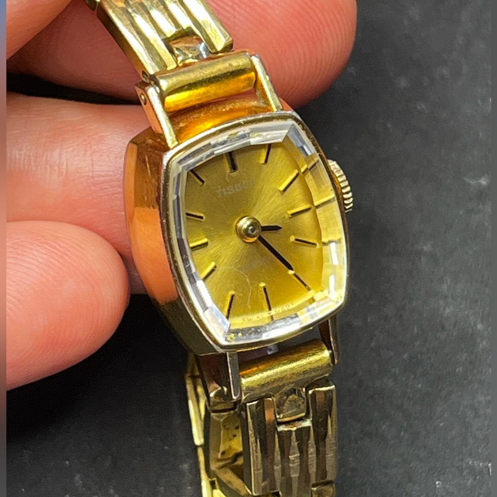 TISSOT SAPHIR mechanical hand winding ladies watch gold plated 20 microns. - Picture 3 of 15